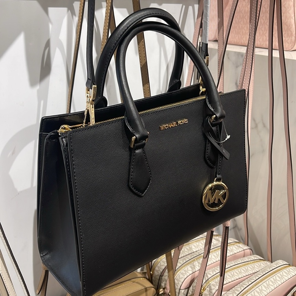 Michael Kors Sheila Medium Center Zip Satchel Crossbody Bag
NWT